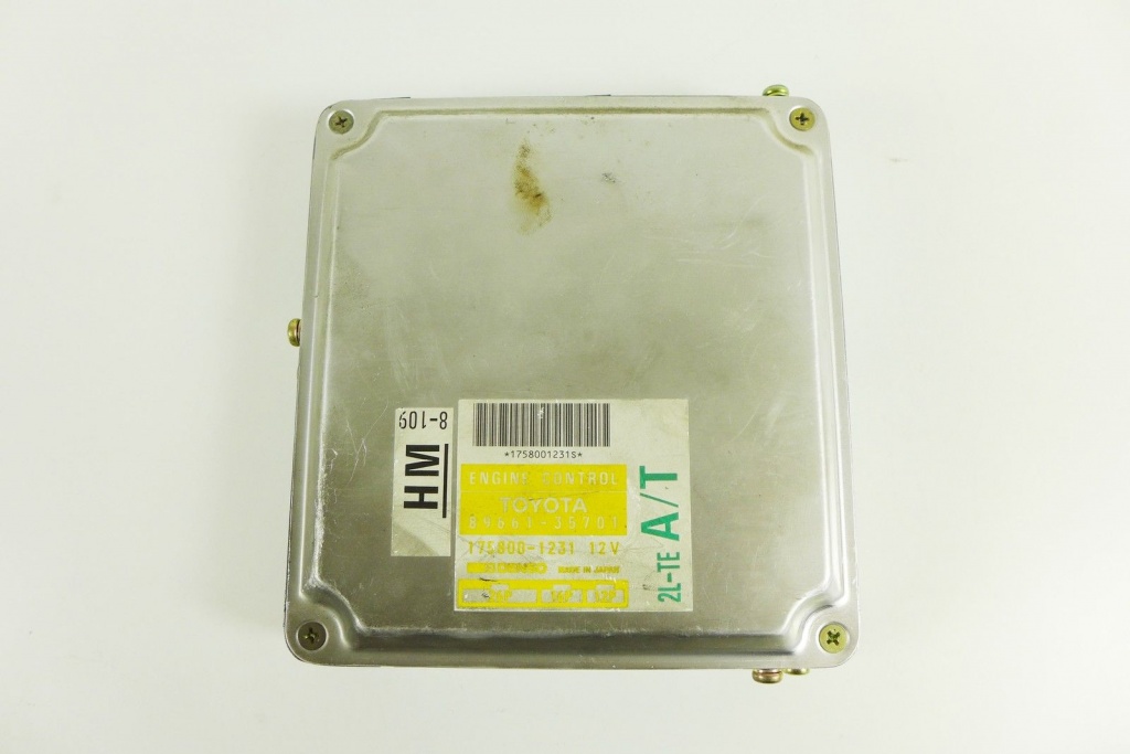 ECU Calculator motor TOYOTA Hilux 2,4 TDI 89661-35701 175800-1231