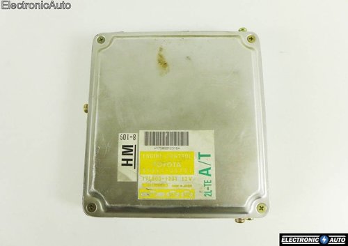 ECU Calculator motor TOYOTA Hilux 2, 4 TDI 89661-35701 175800-1231
