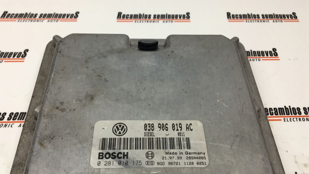 ECU Calculator Motor VOLKSWAGEN PASSAT, 0281010175, 038906019AC,