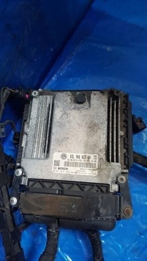 Ecu cod 03l906022qh 0281015877 skoda superb II 2.0 tdi cbbb 170 cai