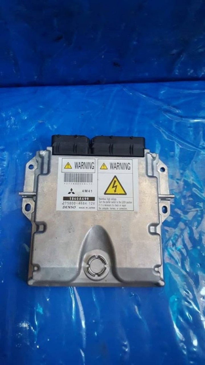 Ecu mitsubishi pajero IV 3.2 di-d 4m41 cod 1860a699