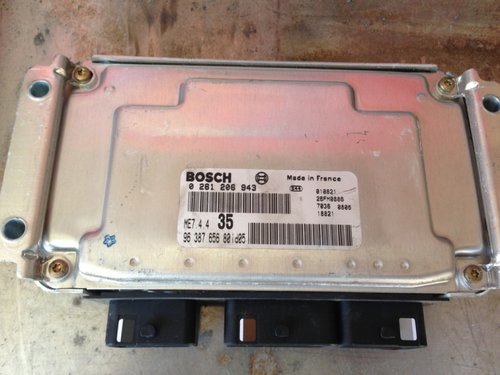 Ecu peugeot 307 1.6 16v nfu cod 9638765680 ME7.4.4 0261206942