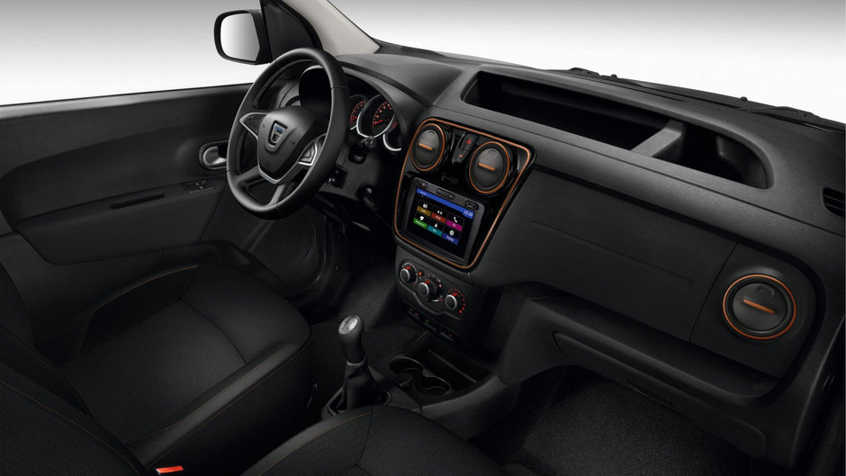 Editie speciala Dacia Summit
