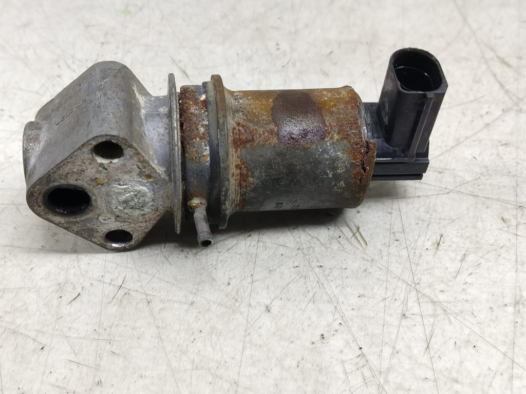 EGR 1.2 benzina azq 03d131503b Volkswagen VW Polo 4 9N [2001 - 2005] 1.2 benzina AZQ