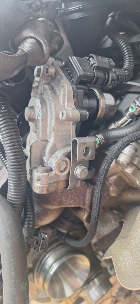 EGR BMW Seria 5 (2010-2017) [F10] 2.0 Motorina 2016, 8513132