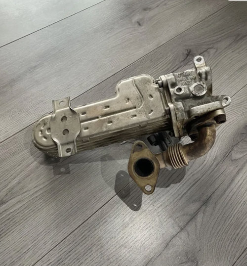 Egr răcitor 2.0 tdi 03G131513