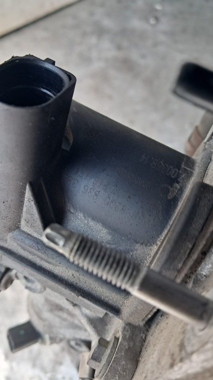 EGR Renault Laguna 1.5 dci cod motor K9K transinie manuala an 2015 cod 8200836385