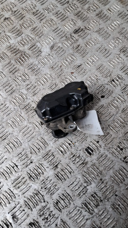 EGR Renault Trafic 3 1.6 DCI cod motor R9M an 2016 cod 147109816R / 8201061904