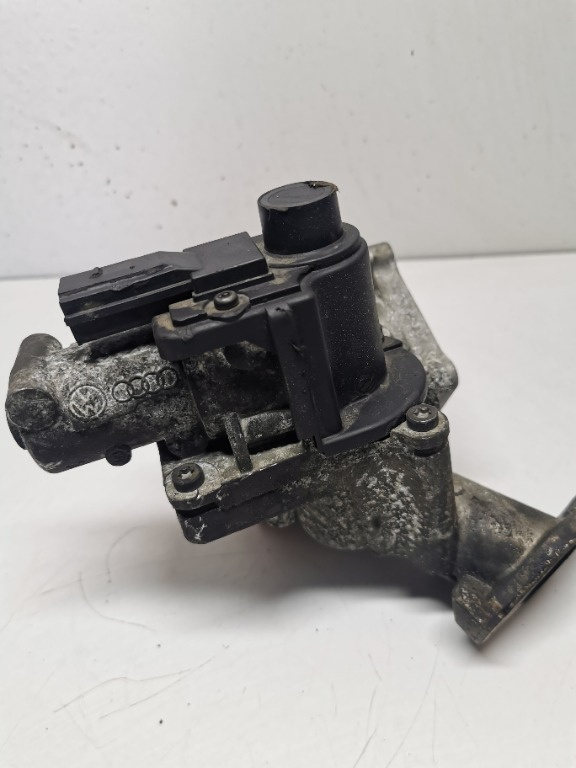 Egr VW Passat B6 Golf 5 Touran Jetta 2.0 1.9 Tdi 03G129637A 03G131502