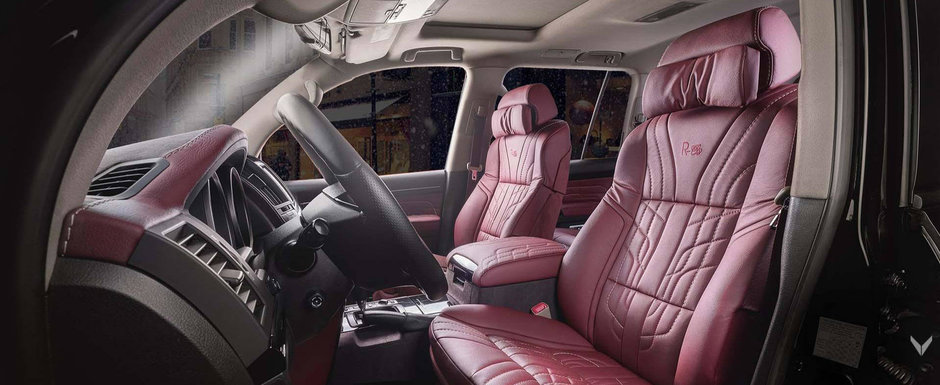 El are cel mai luxos Land Cruiser. Vilner i-a imbracat interiorul in piele rosie si i-a montat scaune de BMW El are cel mai luxos Land Cruiser. Vilner i-a imbracat interiorul in piele rosie si i-a montat scaune de BMW