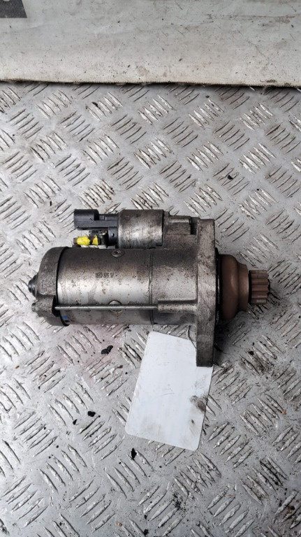 Electromotor 1.6 TDI CAY VW Passat B7 an 2012 cod 02Z911024H / 0001153007