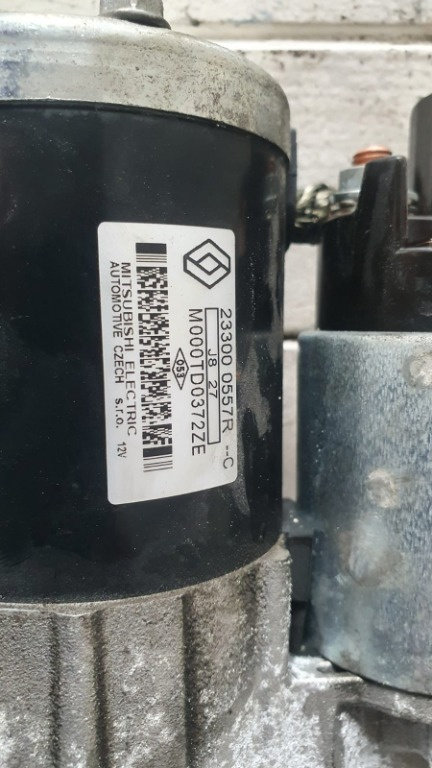 Electromotor Renault Clio 4 0.9 TCE H4B408 5+1 an de fabricatie 2018 233000557R