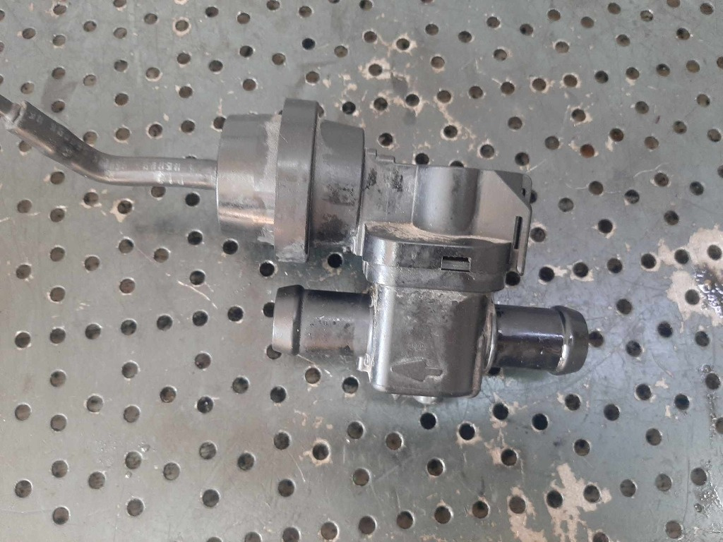 Electrovalva 1.6 t b 270910 mercedes cla a-class w176 b-class w246 a2702000300