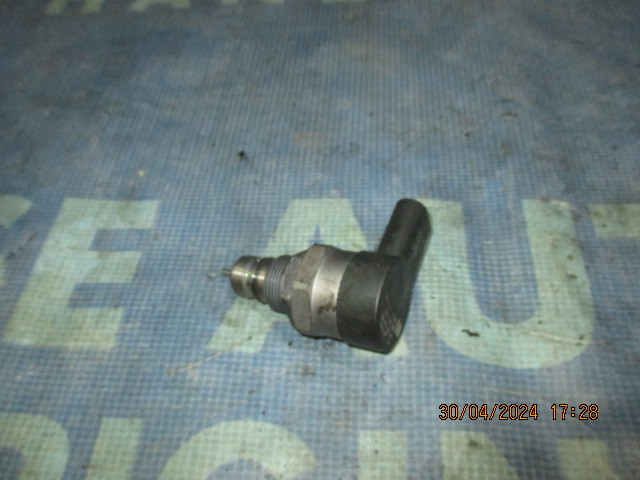 Electrovalva presiune BMW E92 335d M57N D5; 0281002738 (rampa)