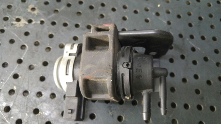 Electrovalva supapa vacuum 2.0 dci renault laguna 3 8200514073a