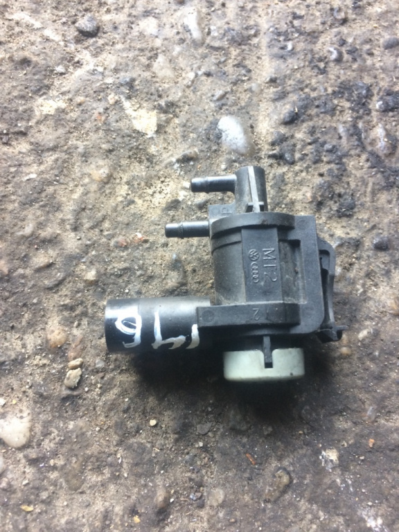 Electrovalva vacuum Volkswagen VW Golf 4 [1997 - 2006] Hatchback 5-usi 1.9 TDI MT (131 hp) (1J1)