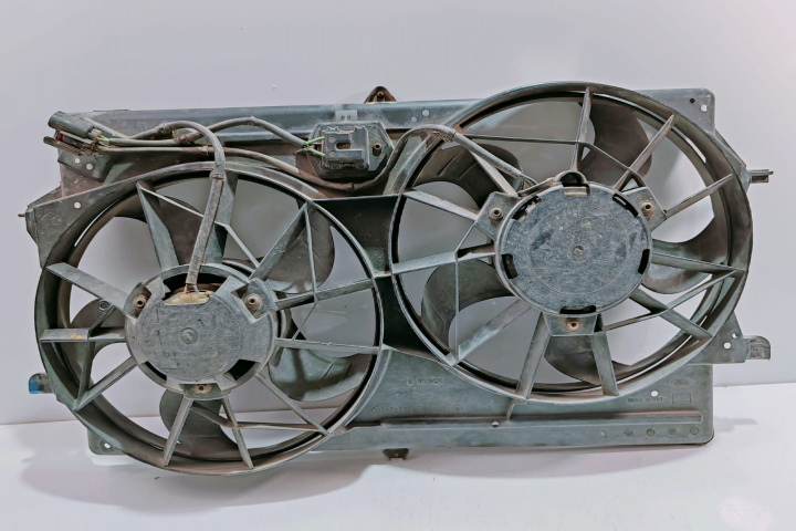Electroventilatoare Racire Bosch cu Suport 3135103331 / 98AB8C607 / 98AB8C607DL Ford Focus [facelift] [2001 - 2007]