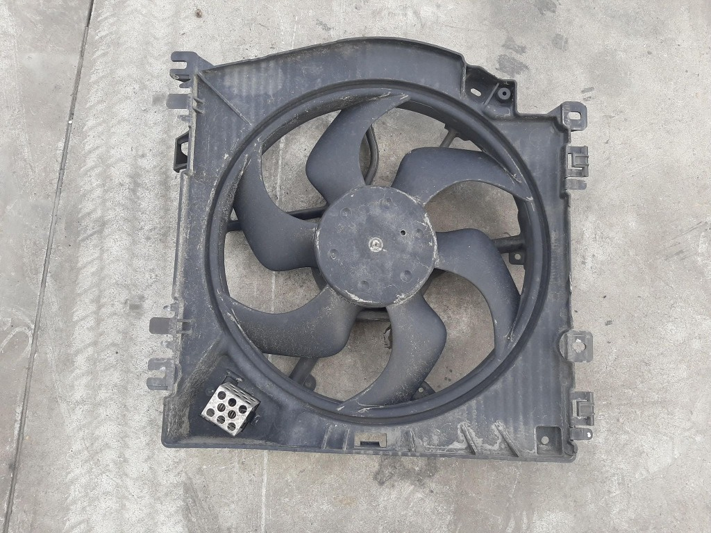 Electroventilator 1.2 b renault clio 3 8200748439