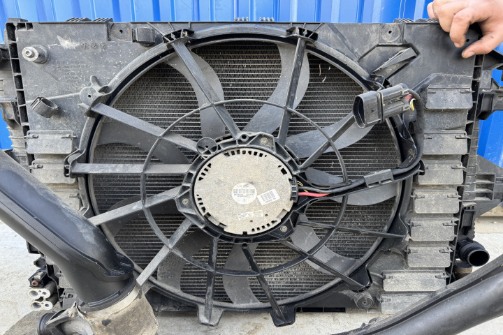 Electroventilator 3.0TDI CASA 7P0121203C Volkswagen VW Touareg generatia 2 7P [2010 - 2014]
