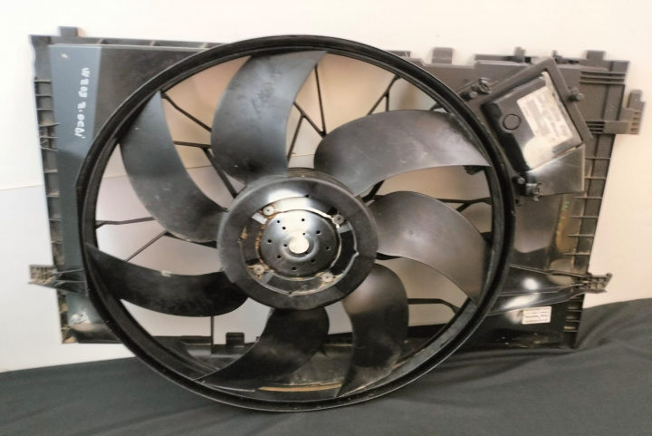 Electroventilator A2035000293KZ / A2035000293 / A 203 500 02 93 / 885004127 Mercedes-Benz C-Class W203 [2000 - 2004]