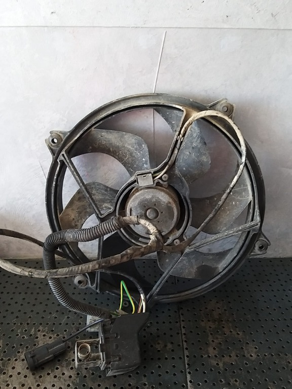 Electroventilator cu releu 1.6 hdi citroen berlingo 2006 1831237016