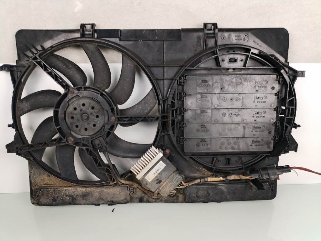 Electroventilator cu releu Audi A5 2.0TDI 8K0121003L