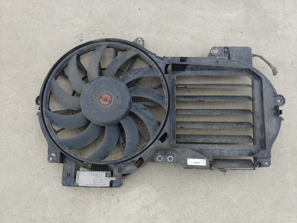 Electroventilator cu releu audi a6 4f c6 2.0 tdi 4f0121003p