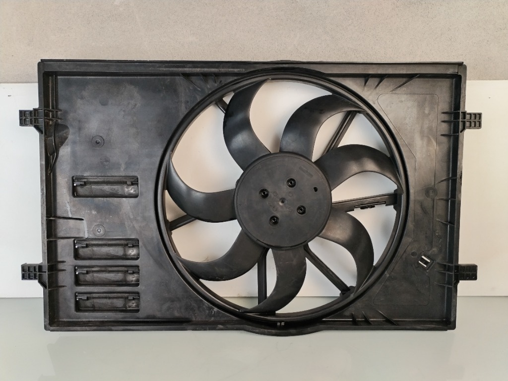 Electroventilator cu releu Skoda Superb 3 1.6 tdi DCXA 5Q0121205AP
