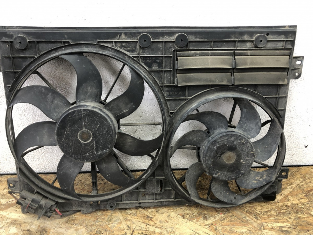 Electroventilator cu releu VW Passat B7 2.0TDI DSG combi 2012 (1k0121207)