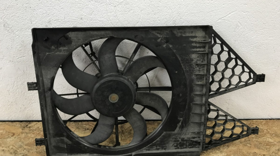 Electroventilator cu releu VW Polo 6R hatchback 2010 (Cod intern:20696)