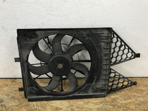 Electroventilator cu releu VW Polo 6R hatchback 2010 (Cod intern:20696)