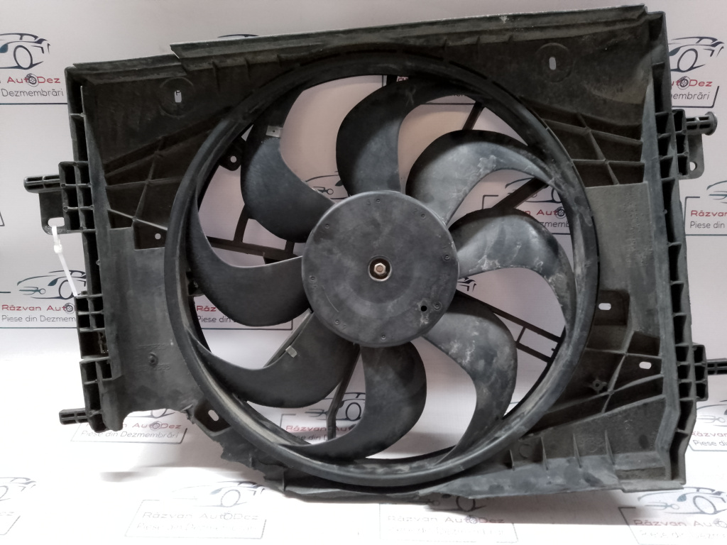 Electroventilator Dacia Logan Mcv 1.5 Motorina 2015, 214818009R / CU DEFECT