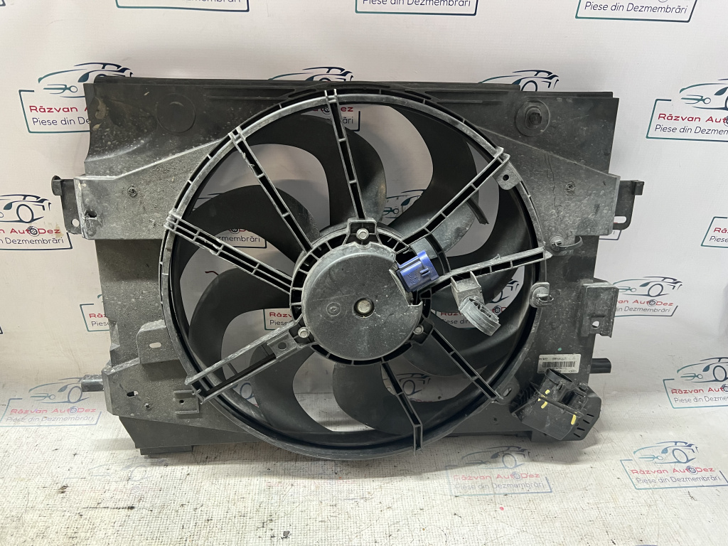 Electroventilator Dacia Sandero 1.0 Benzina 2018, 214815012R
