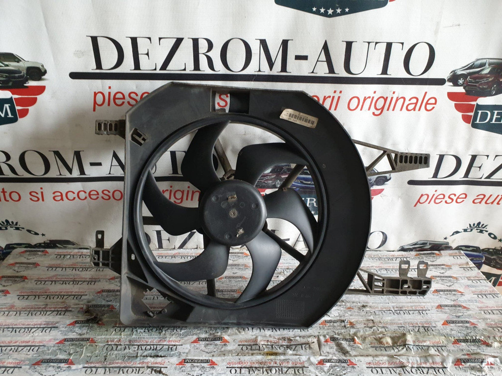 Electroventilator original Opel Vivaro 1.9 cdti cod piesa : 8200151873