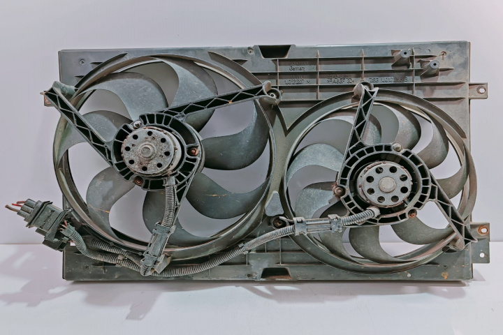 Electroventilator Racire 1J0121206C / 1J0121206D / 1J0121207M / ZSB1J0121205B Volkswagen VW Golf 4 [1997 - 2006]
