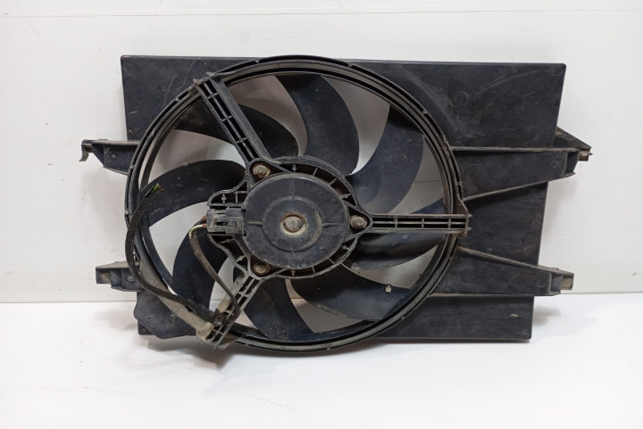 Electroventilator racire 8240451 Ford Fiesta 5 [2001 - 2007]