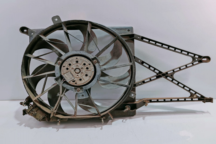 Electroventilator Racire Bosch cu Suport 3135103269 / 90572751 / 24431825 Opel Astra G [1998 - 2009]