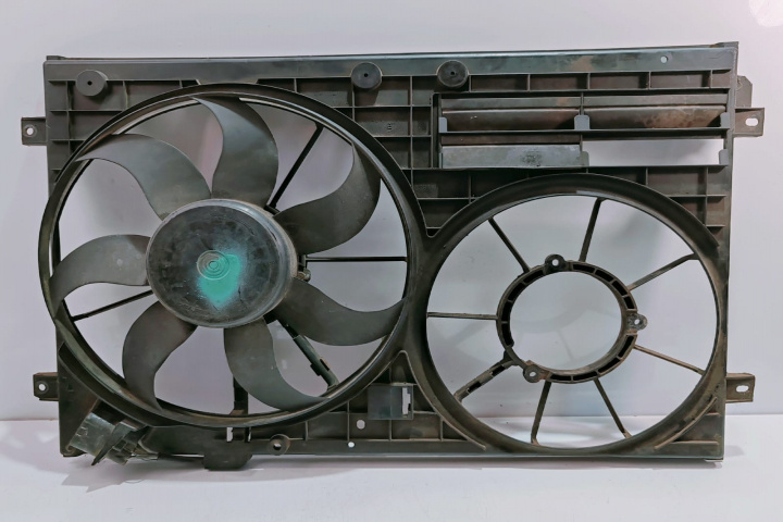 Electroventilator Racire cu Suport 1K0121207AA / ZSB1K0121205G Volkswagen VW Passat B6 [2005 - 2010]