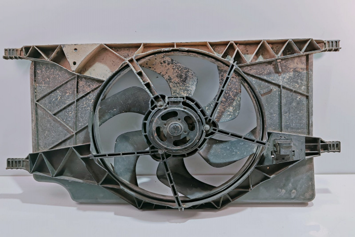 Electroventilator Racire cu Suport 8200231756 Renault Laguna 2 [2001 - 2005]