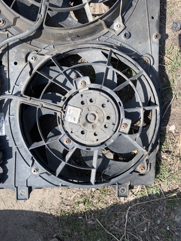 Electroventilator racire motor Volkswagen Sharan [2th facelift] [2003 - 2010] Minivan 1.9 TDI MT (131 hp) (7M8 7M9 7M6)