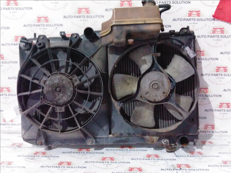 Electroventilator radiator apa dreapta TOYOTA Avensis 2.0 d an fabr. 2001