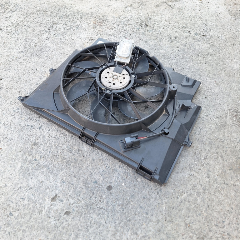 Electroventilator Radiator Bmw 1 (E81, E87, E88, E82) 2004-2013 118 D N47 D20 A Motorina 1137328144, 75617119, 0130303941, 3213261, 7801993, 1742780199301, 3135103597, 3135103, 0738931, 3136613273 Bosch