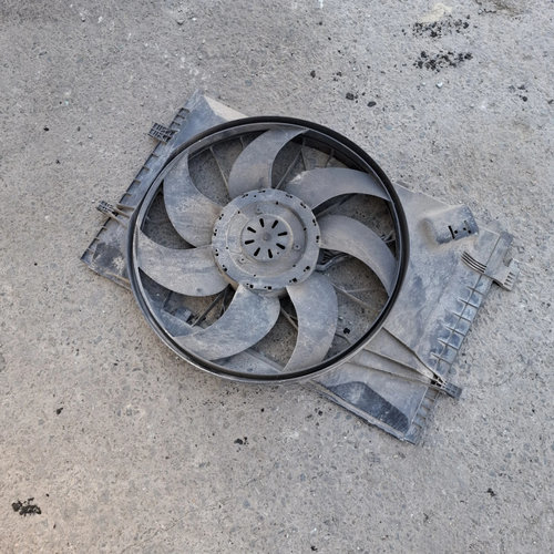Electroventilator Radiator Mercedes-Benz C-Class (W203) 2000-2007 A2035400688, 885003907, Ec138Y19, ...