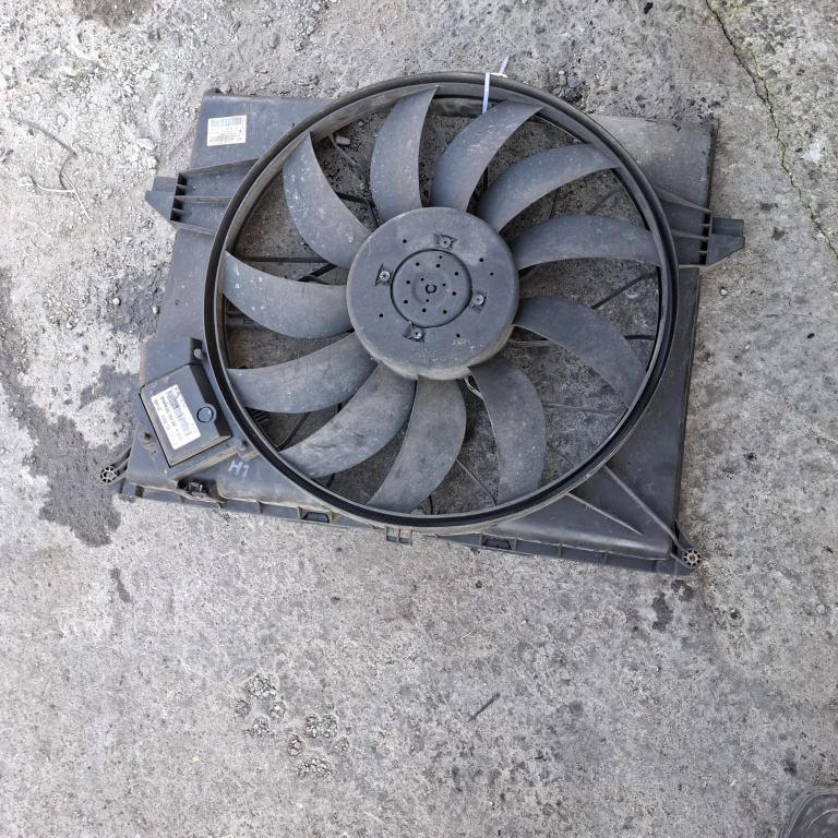 Electroventilator Radiator Mercedes-Benz Ml / M-Class (W164) 2005-2011 Ml 320 Cdi 4-Matic (164.122) Om 642.940 Motorina A2205000293, A1645000093, 885004125, 885722000Fz, 885002961, 374456, Ec128Y27, 03699202, 23120192060213, Ec128Y27, 11110037 Temic