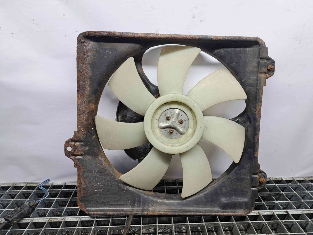 Electroventilator Toyota Rav 4 II (CLA2, XA2, ZCA2, ACA2) [Fabr 2000-2006] OEM 2.0 2.0 110KW / 150CP