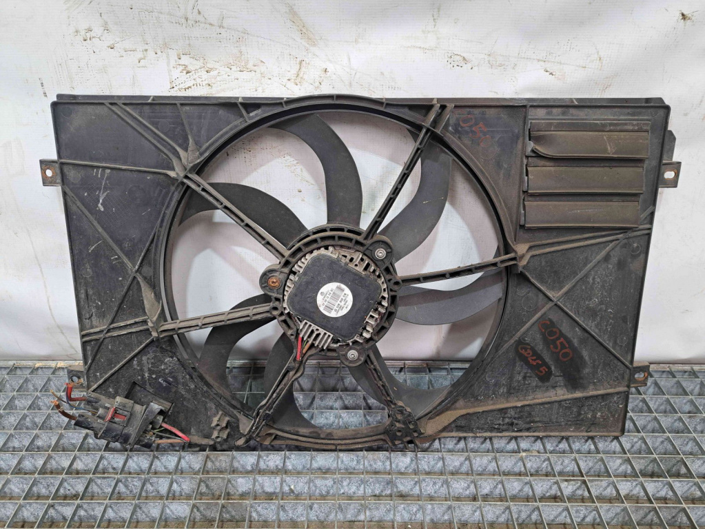 Electroventilator Volkswagen Golf 5 (1K1) [Fabr 2004-2008] 1K0121205AA 1K0959455EF 1.9 TDI BXE 77KW / 105CP 1.9 TDI BXE 77KW / 105CP