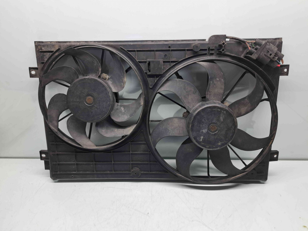 Electroventilator Volkswagen Golf 5 Plus (5M1) [Fabr 2005-2008] 1K0121207 1.9 TDI BLS77KW / 105CP