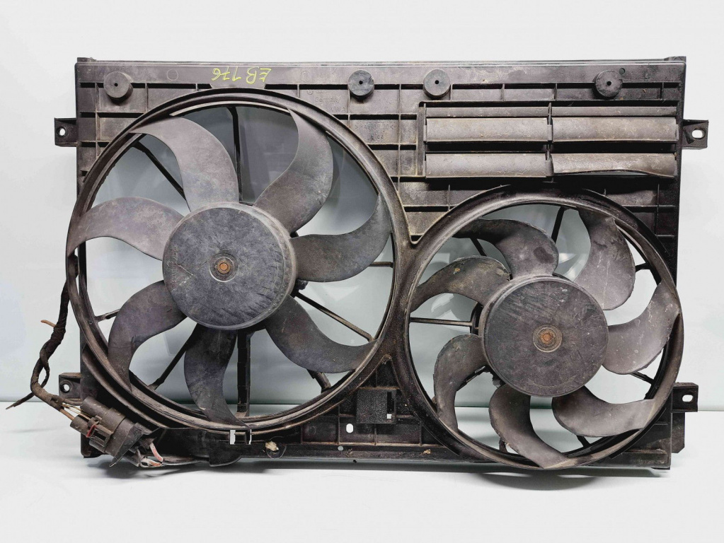 Electroventilator Volkswagen Passat B6 Variant (3C5) [Fabr 2005-2010] 1K0121207AT 2.0 TDI CBAB 103KW / 140CP 2.0 TDI CBAB 103KW / 140CP
