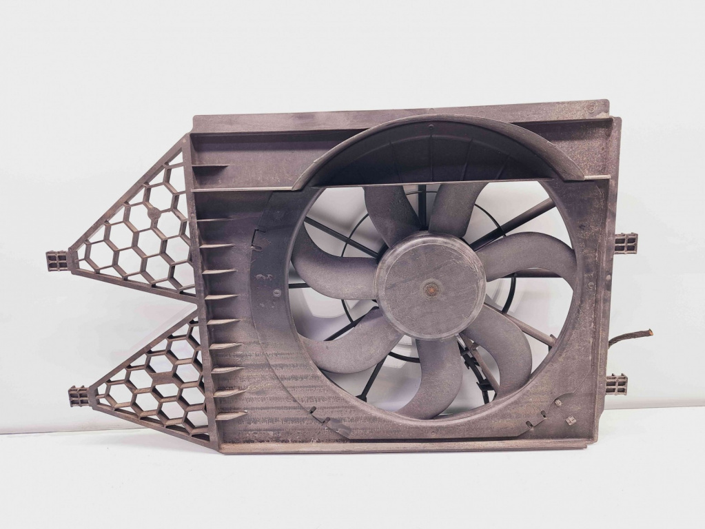 Electroventilator Volkswagen Polo (6R) [Fabr 2009-2016] 6RS121207 1.2 Benz CGPB 44KW / 60CP 1.2 Benz CGPB 44KW / 60CP