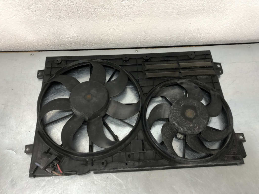 Electroventilator VW Passat B7 2.0 TDI sedan 2013 (1K0121207)